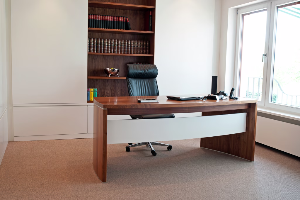 Schreibtisch im Büro